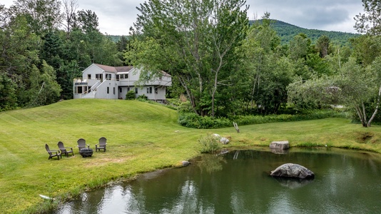 Stunning Home with private swimming Pond