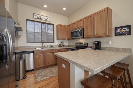 Fully Equipped Kitchen with nature right outside the windows