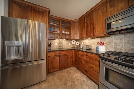 Fully stocked Kitchen for all your culinary needs