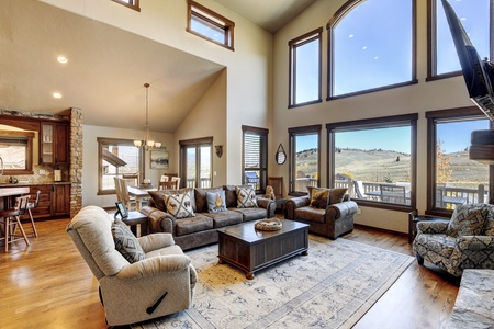 Mountain Views with large floor plan and gas fireplace