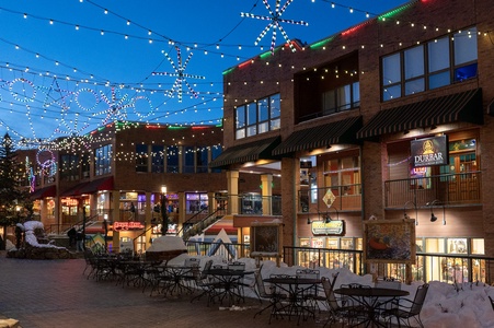 Cooper Creek with shopping and restaurants in downtown Winter Park.