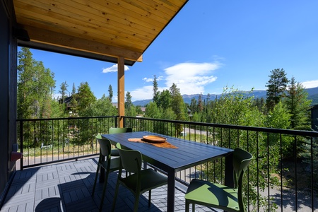 Enjoy Rocky Mountain Views and enjoy dinner in the cool Mountain air.