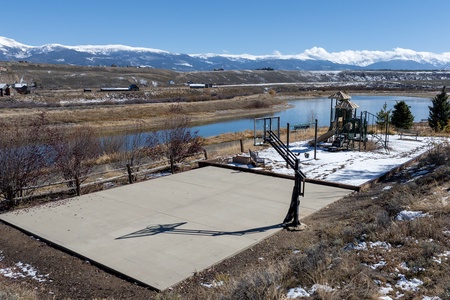 Neighborhood Playground, pond and Basketball with Views!