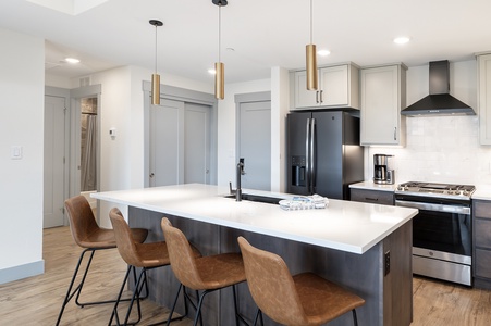 Modern Kitchen with all of your cooking needs.