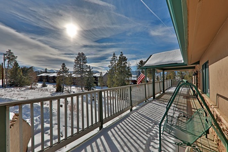 There is an outdoor swing with Continental Divide views.