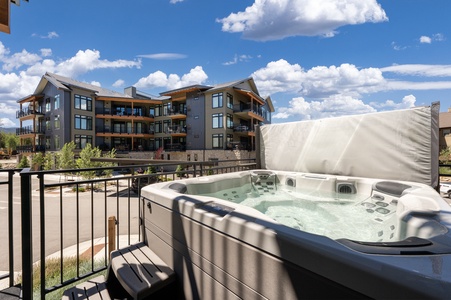 Enjoy the Mountain Views from your Private Hot Tub