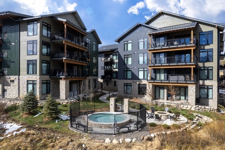 Shared Hot Tub for relaxing on the Mountain