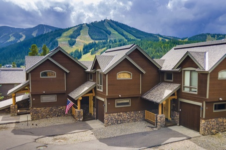 Views of the resort, shuttle to the Gondola