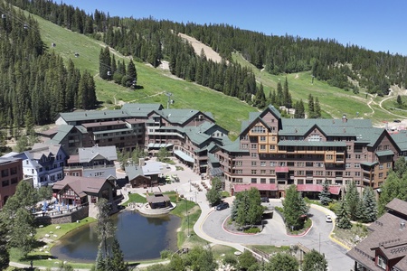 Zephyr Mountain Lodge best location in Winter Park Resort