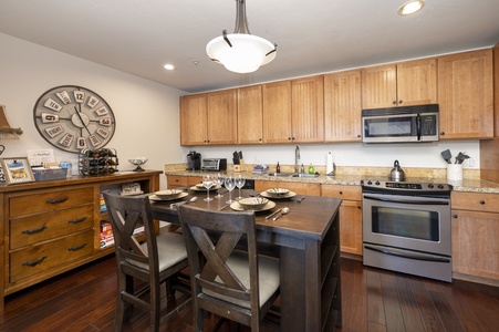 Kitchen and dining area.  Come inside to your condo for lunch and jump back on the slopes!