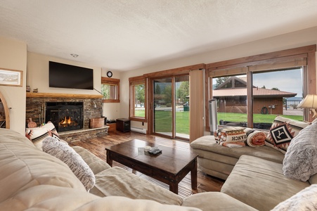 Living Room with Stunning Views of Mountains