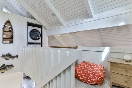 Lake View Bliss - Upper-Level Loft Laundry Area