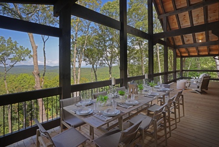 Eagle Ridge - Entry Level Deck Dining Area