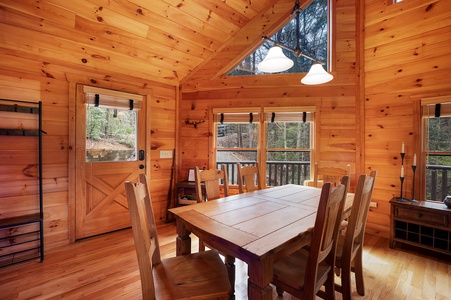 Golden Getaway: Dining Area