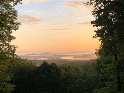 Ridgetop Pointaview- Sunset view of the long range mountains