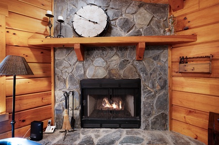 Melody Creek Cabin - Living Room