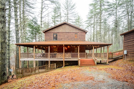 Storybook Hideaway: Front of Cabin