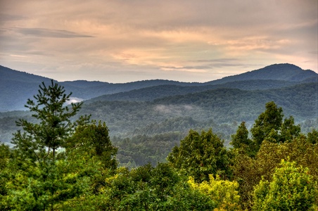 Mountain High Lodge - Long Range Views at Dusk