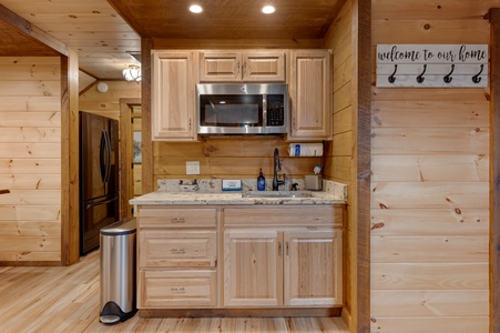 Goose Island Retreat - Lower Level Wet Bar