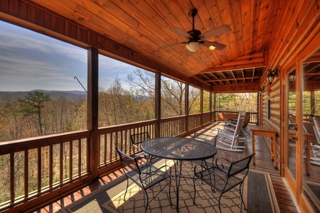 Blue Jay Cabin- Outdoor seating