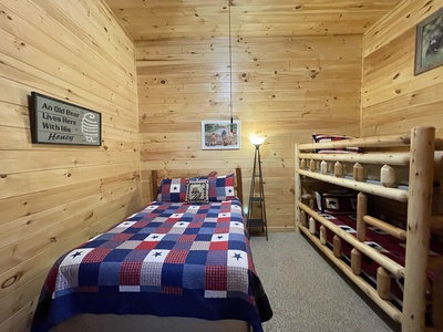 Panoramic Paradise: Lower-level Bunkroom