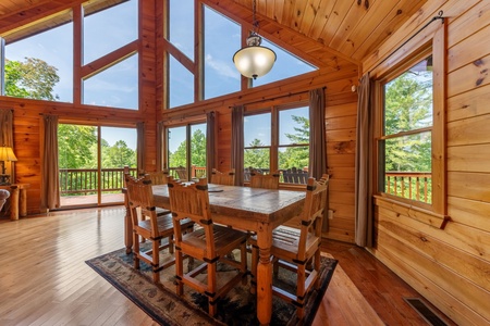 Mountain High Lodge - Dining Area