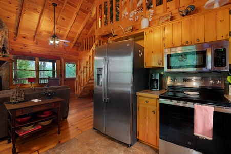 Three Loves Cabin - Kitchen