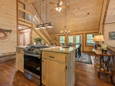 Fern Creek Hollow Lodge - Kitchen View