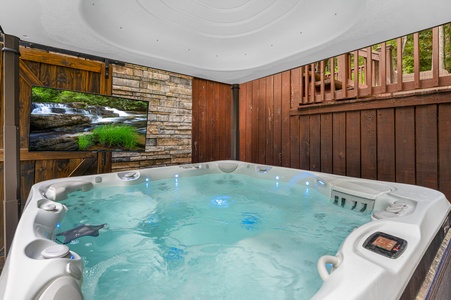 Goose Island Retreat - Lower Level Covered Hot Tub