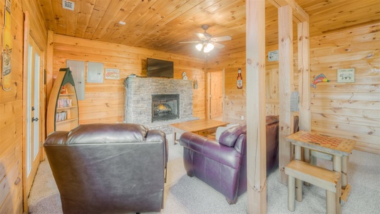 Pinecrest Lodge - Lower Level Family Room