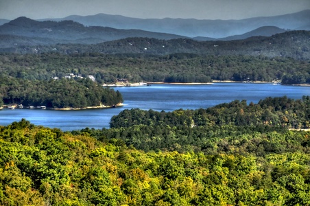 The Vue Over Blue Ridge- Long range lake and mountain views of the cabin