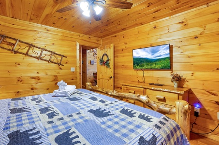 Yogi's Retreat - Entry Level King Master Bedroom