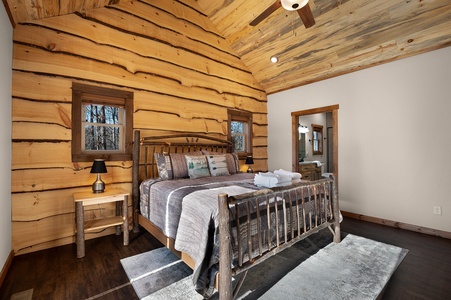 The Peaceful Meadow Cabin- Entry Level Primary King Bedroom