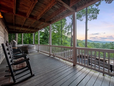 Aska Bliss- Balcony with outdoor seating and a mountain view