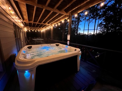 Scenic Ridge - Lower Level Deck Hot Tub