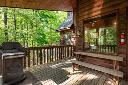 Woodhaven Retreat - Entry Level Covered Deck