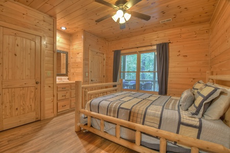 Stoney Creek Retreat - Lower Level Queen Bedroom