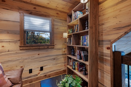 Eagle Ridge - Loft's Library