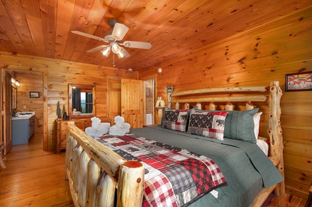 Pinecrest Lodge - Entry Level Primary King Bedroom Suite