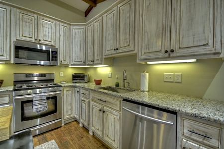 Main Street Cottage- Full kitchen view