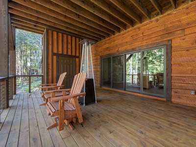 Stone Creek Lodge - Lower Level Deck Seating