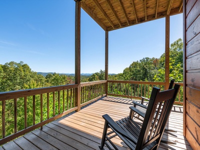Rising Star Lodge - Lower Level Deck View