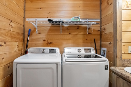 Woodhaven Retreat - Laundry Facilities