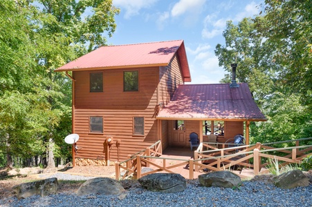 Eagles Ridge - Driveway View