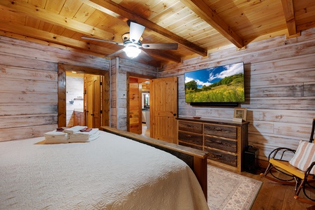 Mountaintown Creek Lodge - Primary Bedroom