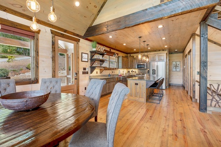 Mountain Echoes- Dining area looking into the kitchen area