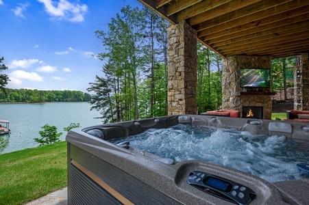 Nottely Island Retreat - Terrace Level Hot Tub