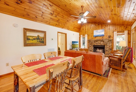 Creekside Getaway: Dining Area and Living Room