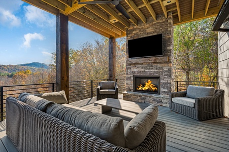 The Seven Hills - Entry Level Entertainment Deck