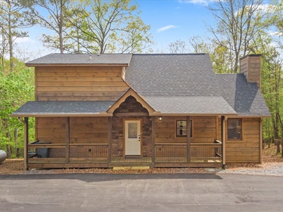 Fern Creek Hollow Lodge - Front View of Cabin